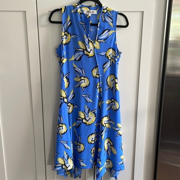 Diane Von Furstenberg Claremont Hydrangea Silk Dress - Picture 3 of 7